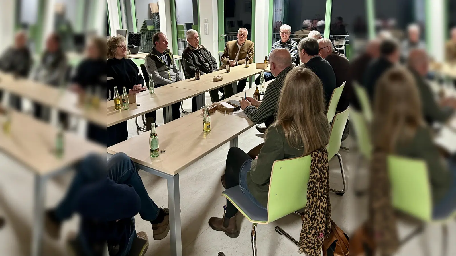 Angeregt diskutierten Vertreter von Landwirtschaft und Jagd im Bildungshaus Modexen. (Foto: privat)