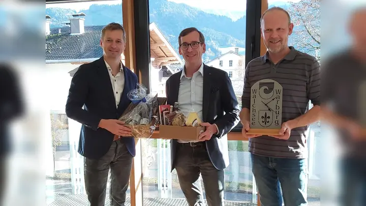 Besuch in Walchsee/Tirol: v.l. Bürgermeister Ekkehard Wimmer, Bürgermeister Tobias Scherf und Amtsleiter Thomas Mühlberger.<br><br>  (Foto: Stadt Warburg)