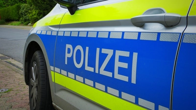 Pkw in Steinheim und in Warburg entwendet - Polizei sucht Zeugen (Symbolbild: Unsplash)