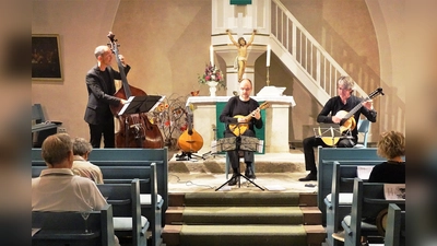 Trio Popp, Roß und Dohrmann aus Hamburg in der Kirche Wrexen. (Foto: Heimat- und Verkehrsverein Wrexen )